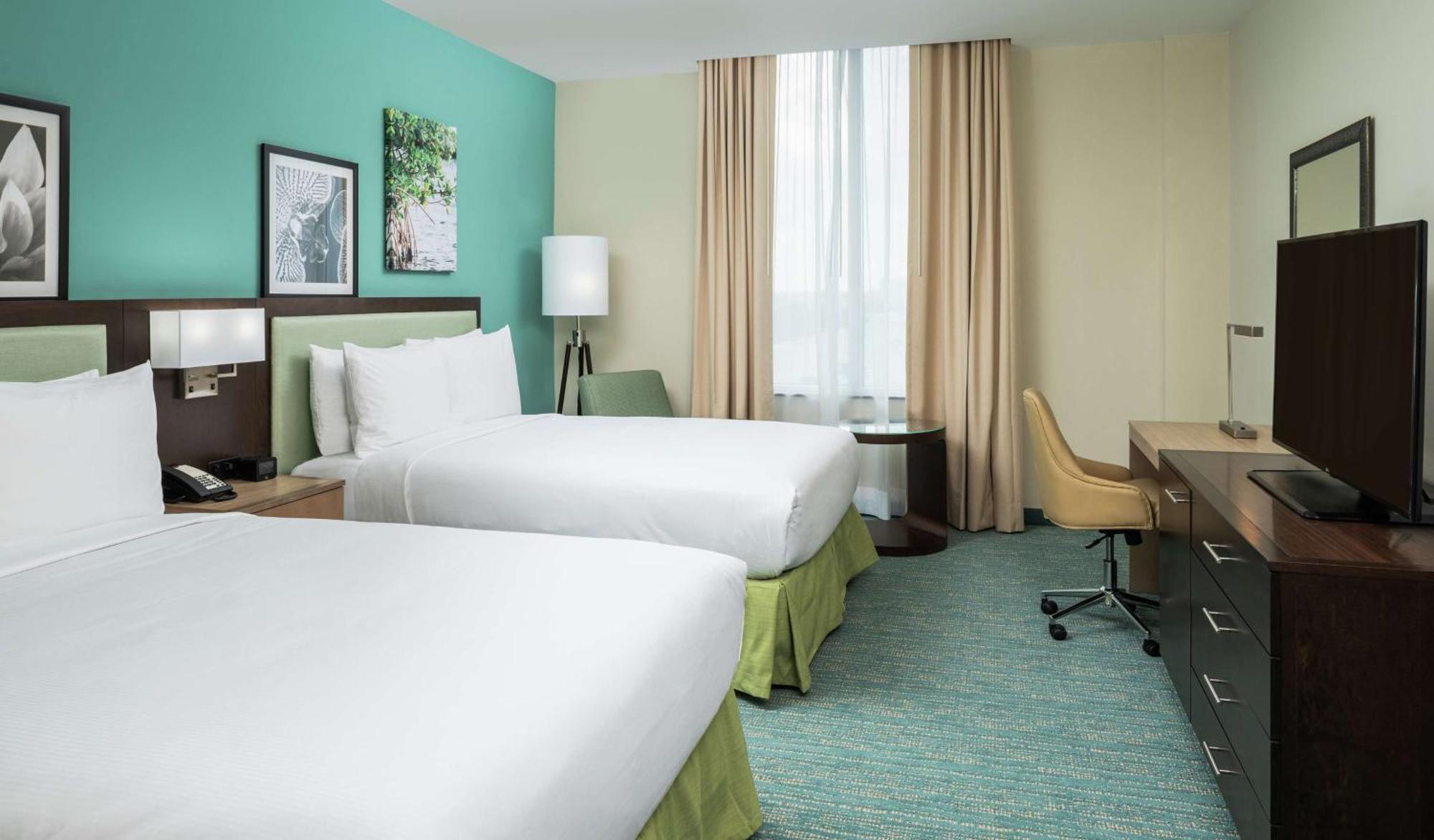 Doubletree By Hilton Miami Doral Hotel Sweetwater Exterior foto